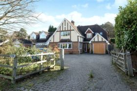 5 bedroom Detached for sale